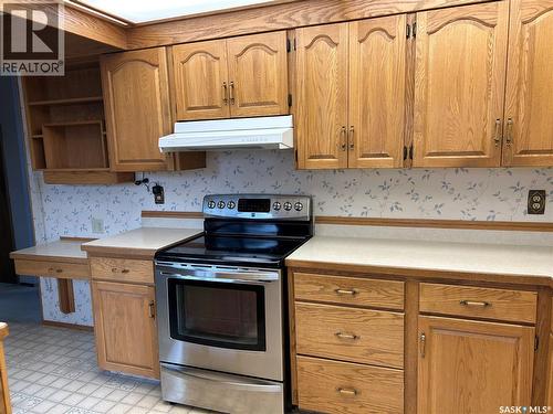 401 Brock Crescent, Saskatoon, SK - Indoor Photo Showing Kitchen