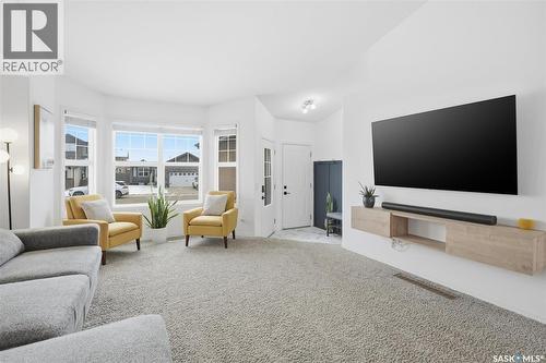 1031 Rempel Way, Saskatoon, SK - Indoor Photo Showing Living Room