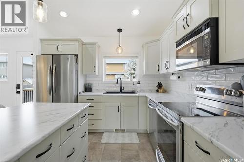 1031 Rempel Way, Saskatoon, SK - Indoor Photo Showing Kitchen With Stainless Steel Kitchen With Upgraded Kitchen