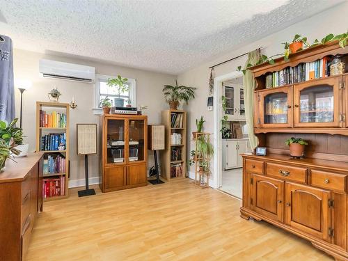 12 Adelaide Avenue, Halifax, NS 