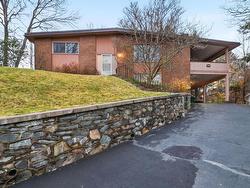 17 Laurentide Drive  Clayton Park, NS B3M 2M9