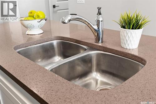 229 1220 Pringle Way, Saskatoon, SK - Indoor Photo Showing Kitchen With Double Sink