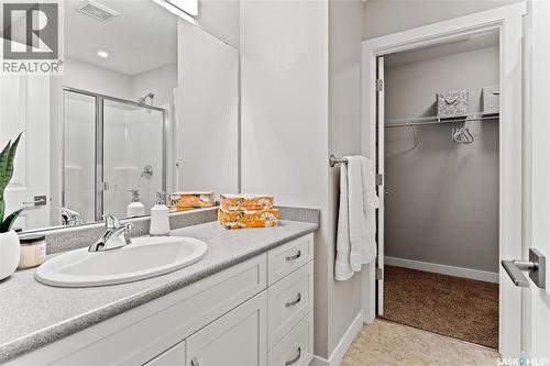 229 1220 Pringle Way, Saskatoon, SK - Indoor Photo Showing Bathroom