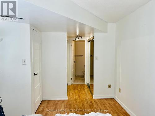 406 - 1001 Bay Street, Toronto (Bay Street Corridor), ON - Indoor