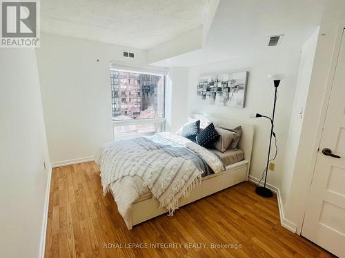 406 - 1001 Bay Street, Toronto (Bay Street Corridor), ON - Indoor Photo Showing Bedroom