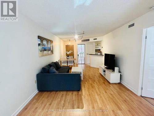 406 - 1001 Bay Street, Toronto (Bay Street Corridor), ON - Indoor Photo Showing Living Room