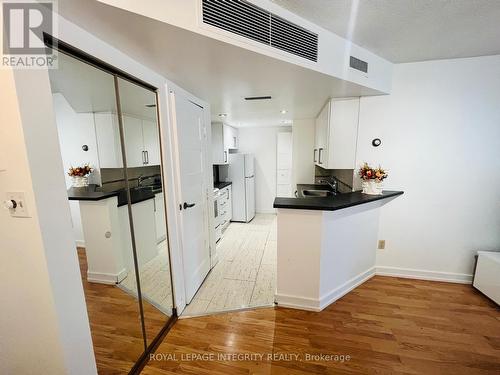 406 - 1001 Bay Street, Toronto (Bay Street Corridor), ON - Indoor Photo Showing Other Room