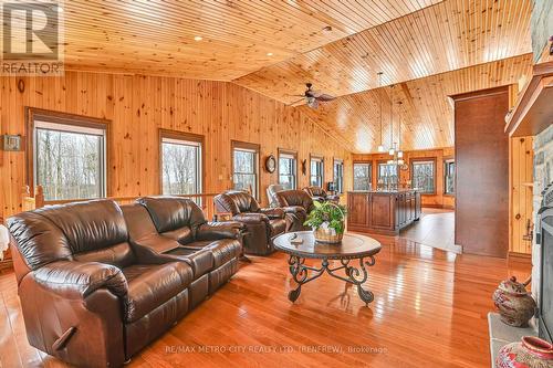 3280 Burnstown Road, Horton, ON - Indoor Photo Showing Living Room