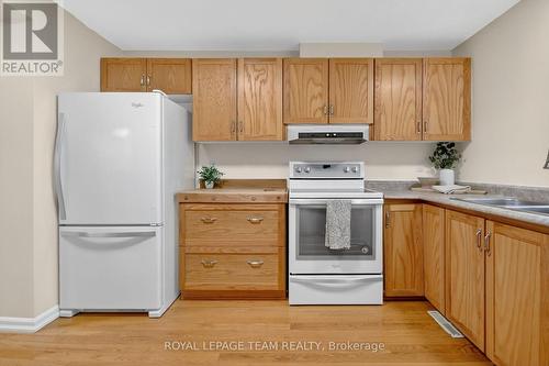 Spacious kitchen. - 17 Providence Place, Ottawa, ON - Indoor Photo Showing Kitchen