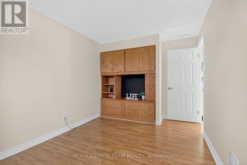 2nd bedroom with built-ins. - 17 Providence Place, Ottawa, ON - Indoor Photo Showing Other Room