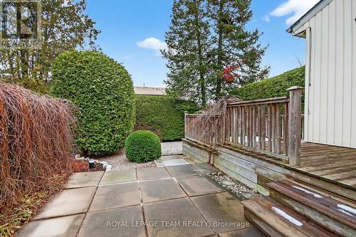 BEAUTIFULLY landscaped yard! - 17 Providence Place, Ottawa, ON - Outdoor