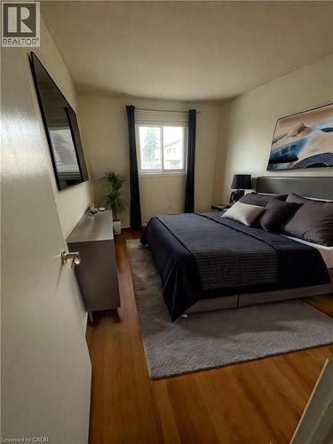 106 Cornerbrook Crescent, Waterloo, ON - Indoor Photo Showing Bedroom