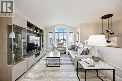 381 Post Court, St Clair, ON - Indoor Photo Showing Living Room