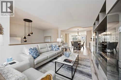 381 Post Court, St Clair, ON - Indoor Photo Showing Living Room