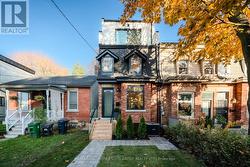 39 LEWIS STREET  Toronto, ON M4M 2H2