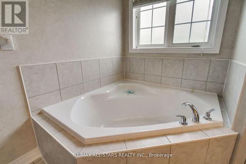 20 James Ratcliff Avenue, Whitchurch-Stouffville, ON - Indoor Photo Showing Bathroom