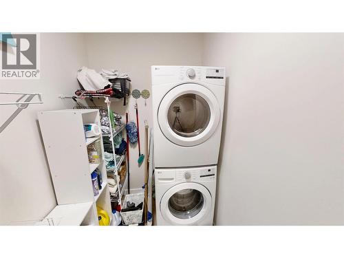 4820 Ridge Road Unit# 1, Radium Hot Springs, BC - Indoor Photo Showing Laundry Room