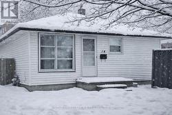 14 WHITING AVENUE  Oshawa (Lakeview), ON L1H 3T3