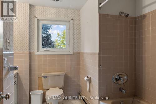 134 Hastings Drive, Belleville (Belleville Ward), ON - Indoor Photo Showing Bathroom