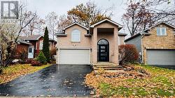 26 MONIQUE CRESCENT  Barrie, ON L4M 6Y3