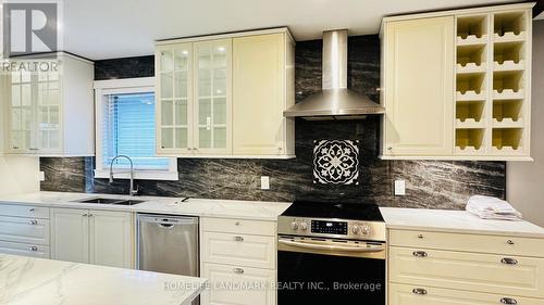 26 Monique Crescent, Barrie, ON - Indoor Photo Showing Kitchen With Double Sink With Upgraded Kitchen