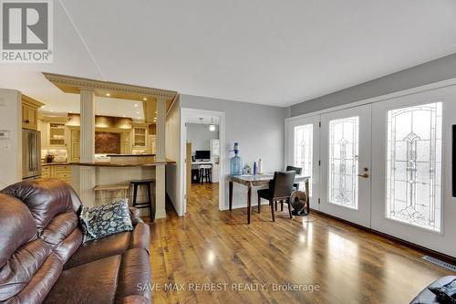 191 Franklin Street N, Kitchener, ON - Indoor Photo Showing Living Room