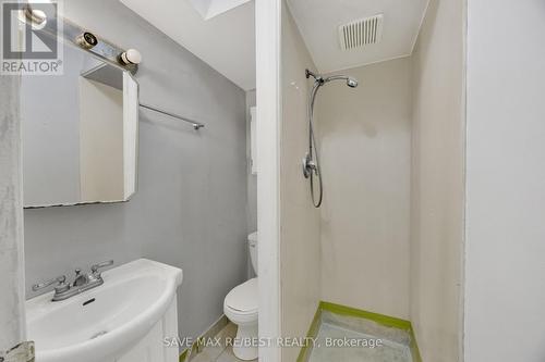 191 Franklin Street N, Kitchener, ON - Indoor Photo Showing Bathroom