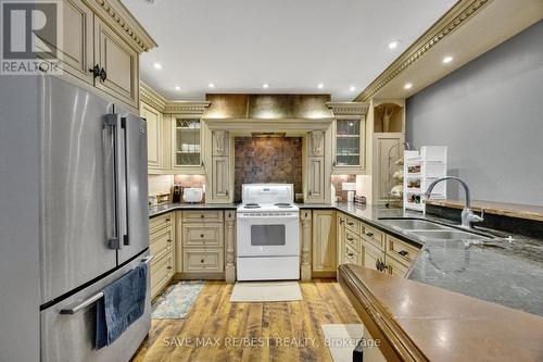 191 Franklin Street N, Kitchener, ON - Indoor Photo Showing Kitchen With Double Sink