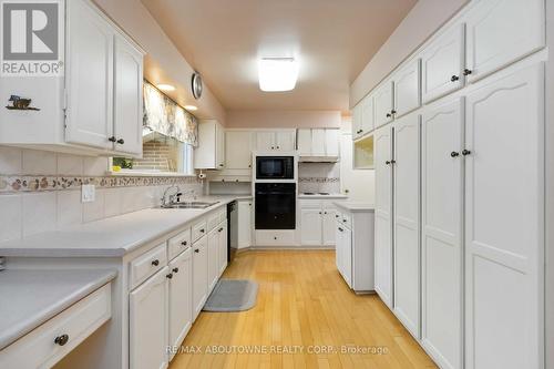 1410 Devon Road, Oakville, ON - Indoor Photo Showing Kitchen With Double Sink