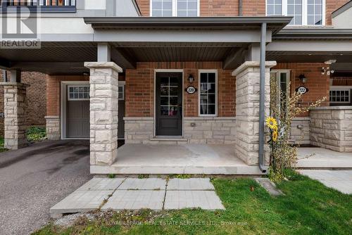 220 Sarah Cline Drive, Oakville, ON - Outdoor