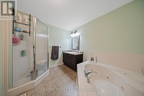 24 - 120 Dudhope Avenue, Cambridge, ON - Indoor Photo Showing Bathroom