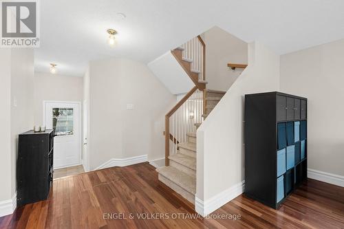 526 Meadowbreeze Drive, Ottawa, ON - Indoor Photo Showing Other Room