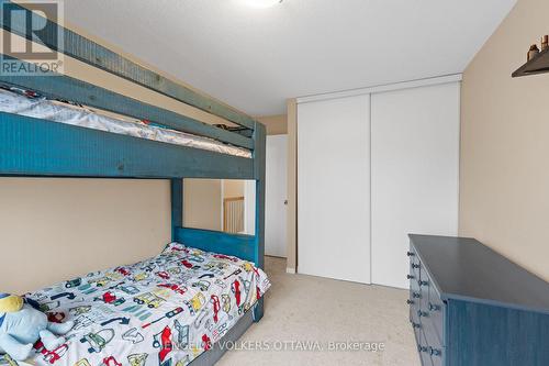 526 Meadowbreeze Drive, Ottawa, ON - Indoor Photo Showing Bedroom