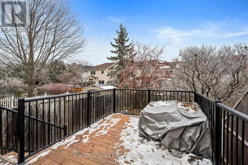 526 Meadowbreeze Drive, Ottawa, ON - Outdoor