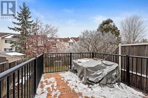 526 Meadowbreeze Drive, Ottawa, ON - Outdoor