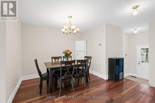 526 Meadowbreeze Drive, Ottawa, ON - Indoor Photo Showing Dining Room