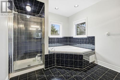 6311 Mulberry Crescent, Mississauga, ON - Indoor Photo Showing Bathroom