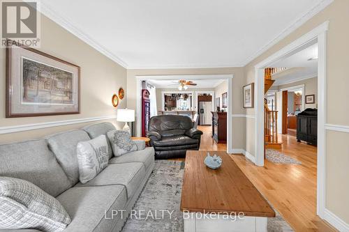 20 Burnley Place, Brampton, ON - Indoor Photo Showing Living Room