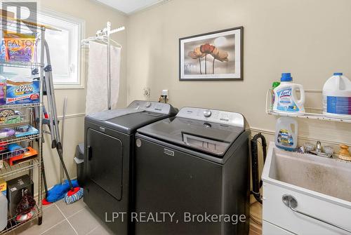 20 Burnley Place, Brampton, ON - Indoor Photo Showing Laundry Room