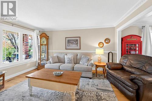 20 Burnley Place, Brampton, ON - Indoor Photo Showing Living Room