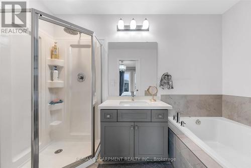55 Greenwich Avenue, Hamilton, ON - Indoor Photo Showing Bathroom