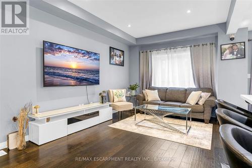 55 Greenwich Avenue, Hamilton, ON - Indoor Photo Showing Living Room