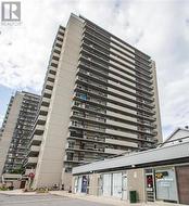 204 - 158B MCARTHUR AVENUE  Ottawa, ON K1L 8C9