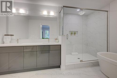 16 Nicholas Way, Guelph (Victoria North), ON - Indoor Photo Showing Bathroom