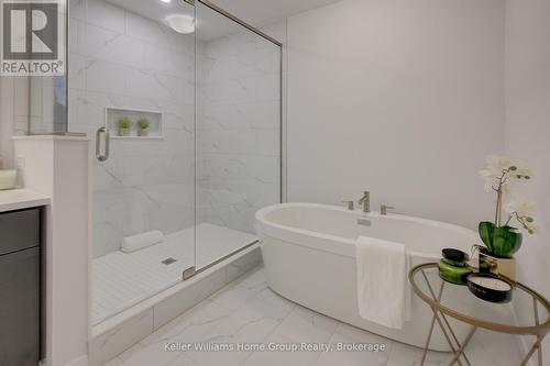16 Nicholas Way, Guelph (Victoria North), ON - Indoor Photo Showing Bathroom