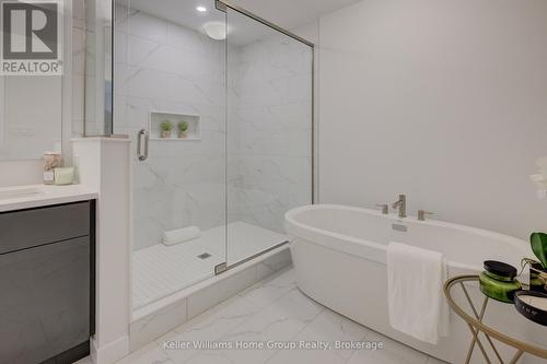 16 Nicholas Way, Guelph (Victoria North), ON - Indoor Photo Showing Bathroom