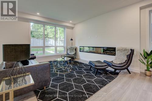 16 Nicholas Way, Guelph (Victoria North), ON - Indoor With Fireplace