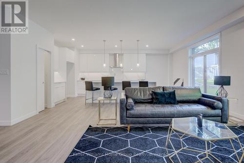 16 Nicholas Way, Guelph (Victoria North), ON - Indoor Photo Showing Living Room