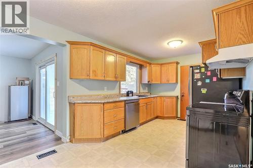 978 Fraser Place, Prince Albert, SK - Indoor Photo Showing Kitchen