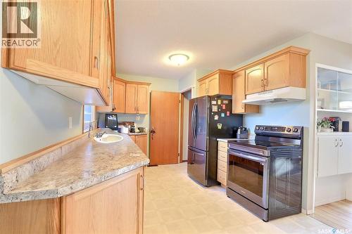 978 Fraser Place, Prince Albert, SK - Indoor Photo Showing Kitchen